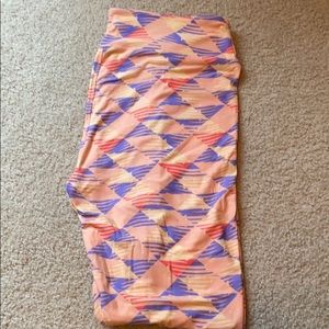 LuLaRoe Tall and Curvy Leggings